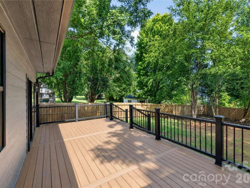 129 Mooreland Road, Mooresville, NC 28117.  MLS# CAR4422105, YatesRealty ID 49283. Composite Deck