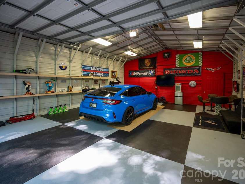 4418 Horseshoe Bend, Matthews, NC 28104.  MLS# CAR4420956, YatesRealty ID 49284. 