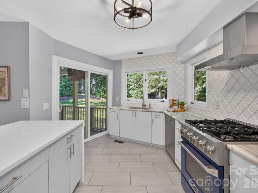 4418 Horseshoe Bend, Matthews, NC 28104.  MLS# CAR4420956, YatesRealty ID 49284. 