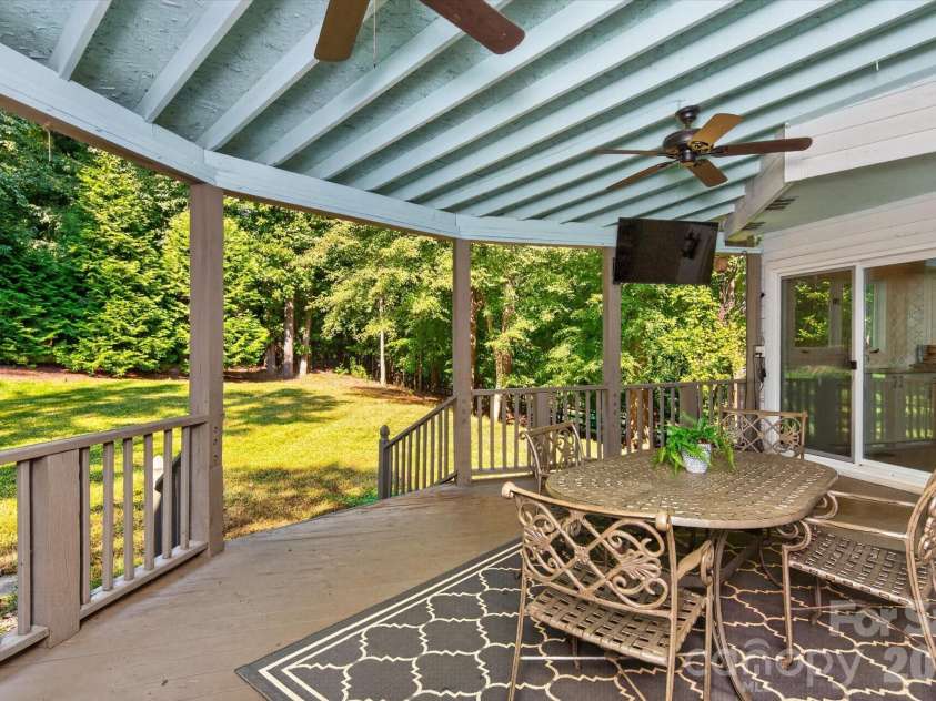 4418 Horseshoe Bend, Matthews, NC 28104.  MLS# CAR4420956, YatesRealty ID 49284. 