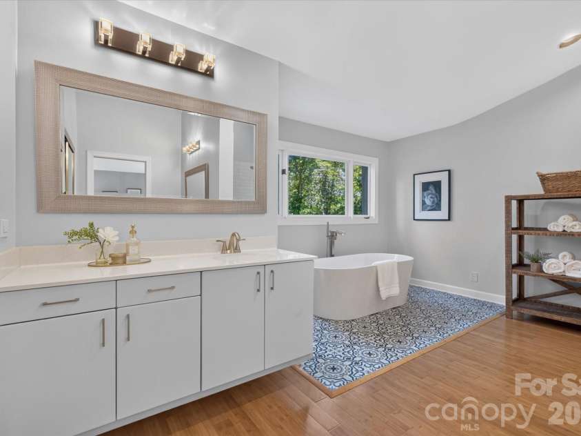 4418 Horseshoe Bend, Matthews, NC 28104.  MLS# CAR4420956, YatesRealty ID 49284. 