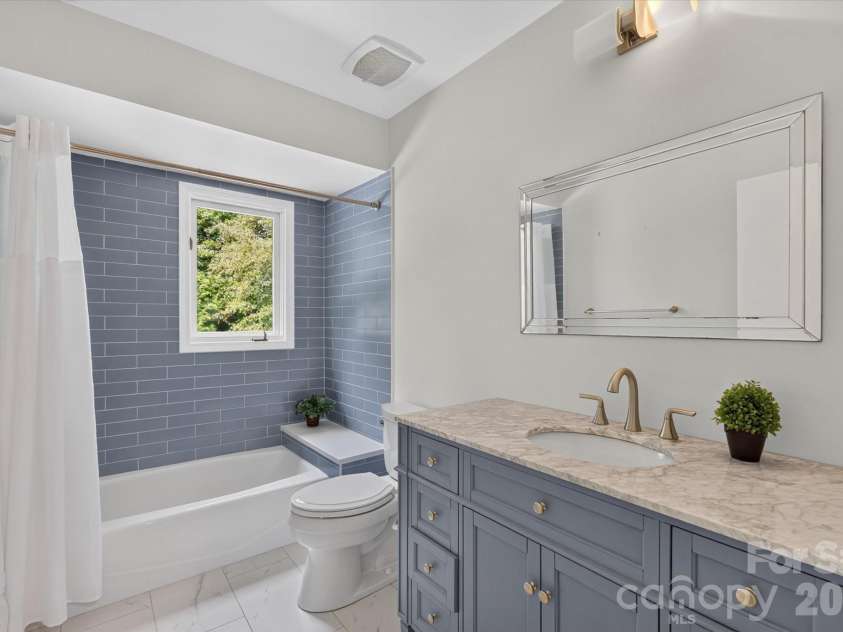 4418 Horseshoe Bend, Matthews, NC 28104.  MLS# CAR4420956, YatesRealty ID 49284. 