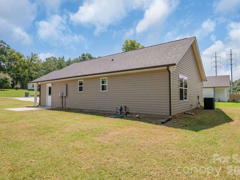 360 Sexton Street, Kannapolis, NC 28081.  MLS# CAR4416394, YatesRealty ID 49288. Backyard