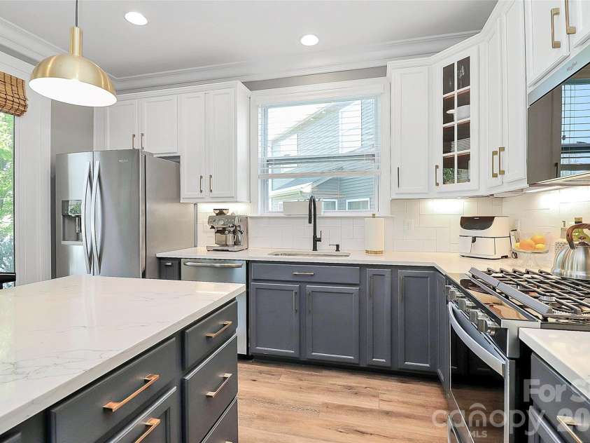 5519 Hubbard Point Drive, Charlotte, NC 28269.  MLS# CAR4419851, YatesRealty ID 49289. 