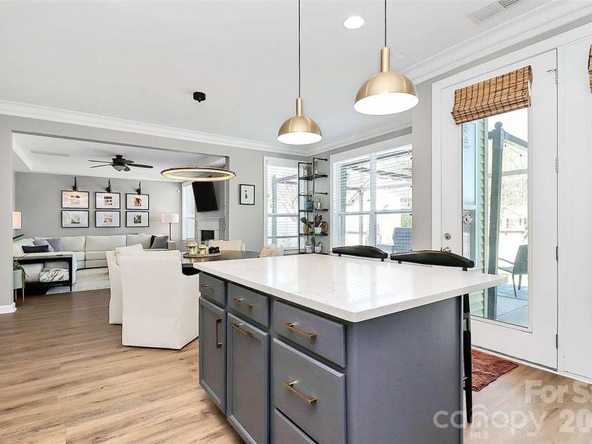 5519 Hubbard Point Drive, Charlotte, NC 28269.  MLS# CAR4419851, YatesRealty ID 49289. 