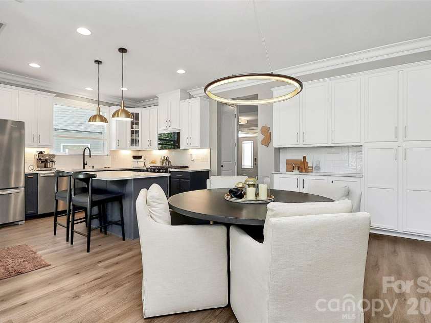 5519 Hubbard Point Drive, Charlotte, NC 28269.  MLS# CAR4419851, YatesRealty ID 49289. 