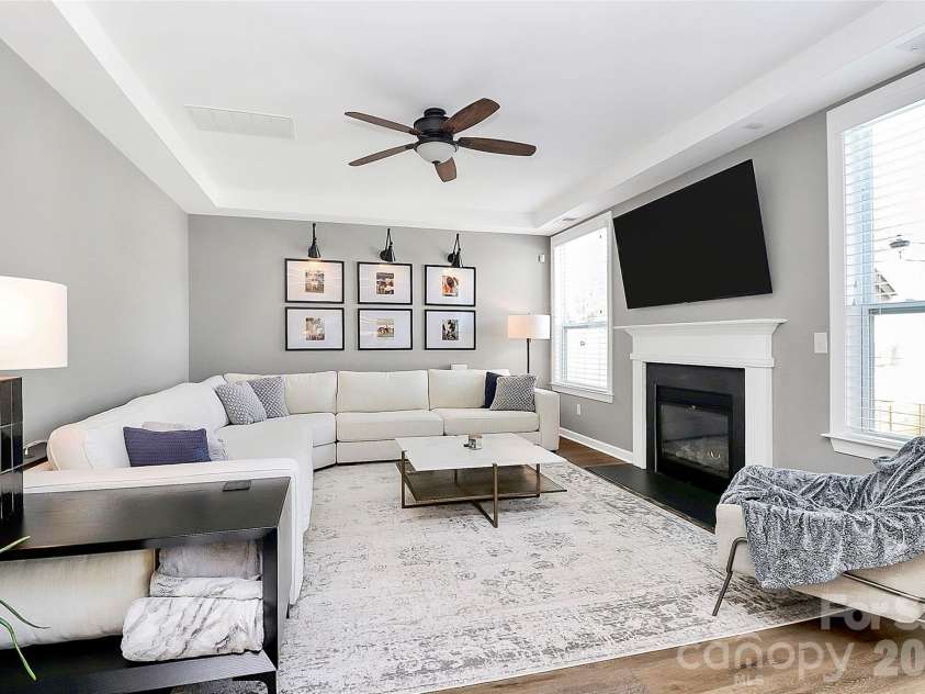 5519 Hubbard Point Drive, Charlotte, NC 28269.  MLS# CAR4419851, YatesRealty ID 49289. 