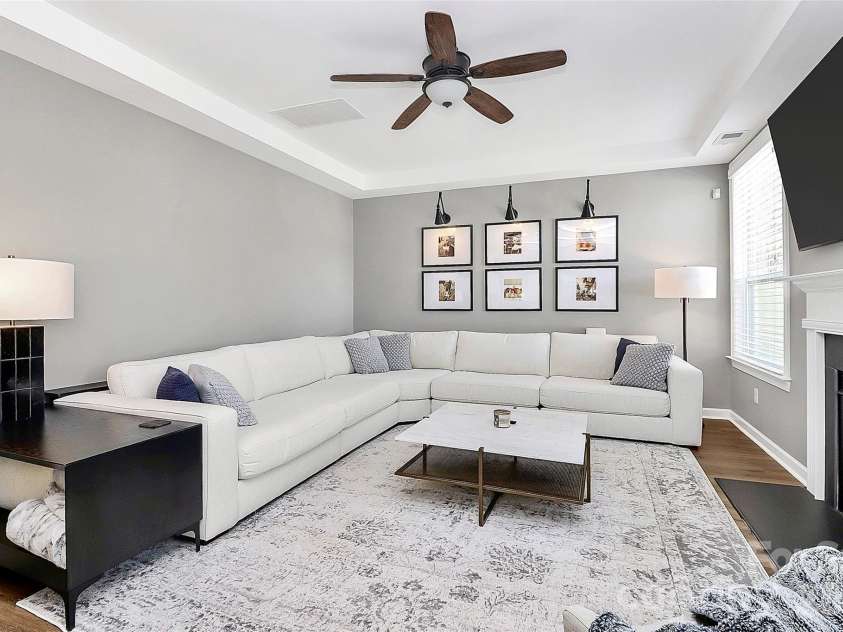 5519 Hubbard Point Drive, Charlotte, NC 28269.  MLS# CAR4419851, YatesRealty ID 49289. 