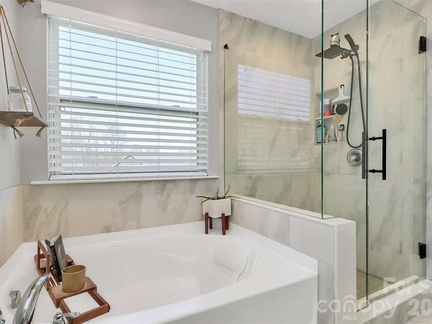 5519 Hubbard Point Drive, Charlotte, NC 28269.  MLS# CAR4419851, YatesRealty ID 49289. Primary Bath - Completely Remodeled