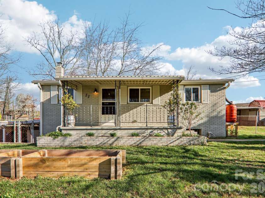 11 Huffman Road, Asheville, NC 28806.  MLS# CAR4355865, YatesRealty ID 4929. 