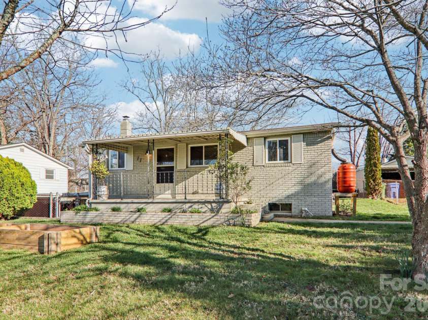 11 Huffman Road, Asheville, NC 28806.  MLS# CAR4355865, YatesRealty ID 4929. 