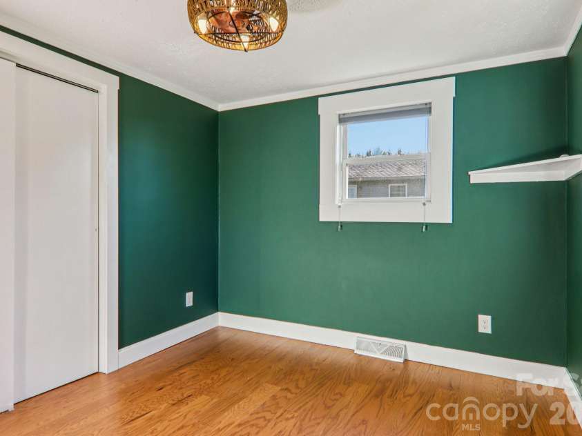 11 Huffman Road, Asheville, NC 28806.  MLS# CAR4355865, YatesRealty ID 4929. 