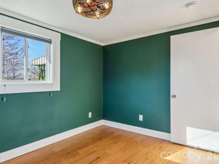 11 Huffman Road, Asheville, NC 28806.  MLS# CAR4355865, YatesRealty ID 4929. 