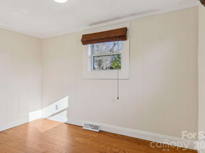 11 Huffman Road, Asheville, NC 28806.  MLS# CAR4355865, YatesRealty ID 4929. 