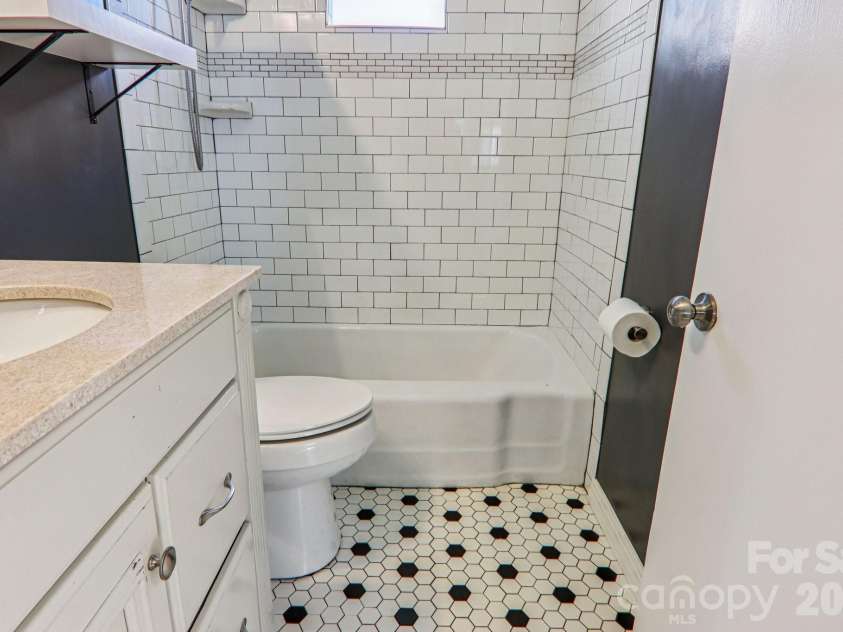 11 Huffman Road, Asheville, NC 28806.  MLS# CAR4355865, YatesRealty ID 4929. 