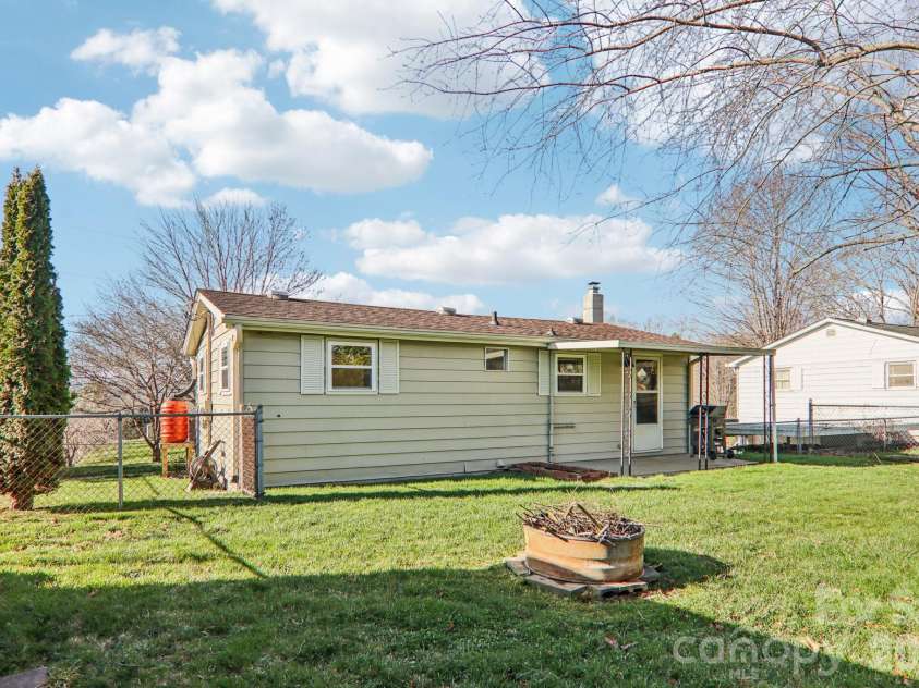 11 Huffman Road, Asheville, NC 28806.  MLS# CAR4355865, YatesRealty ID 4929. 