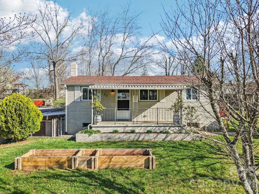 11 Huffman Road, Asheville, NC 28806.  MLS# CAR4355865, YatesRealty ID 4929. 