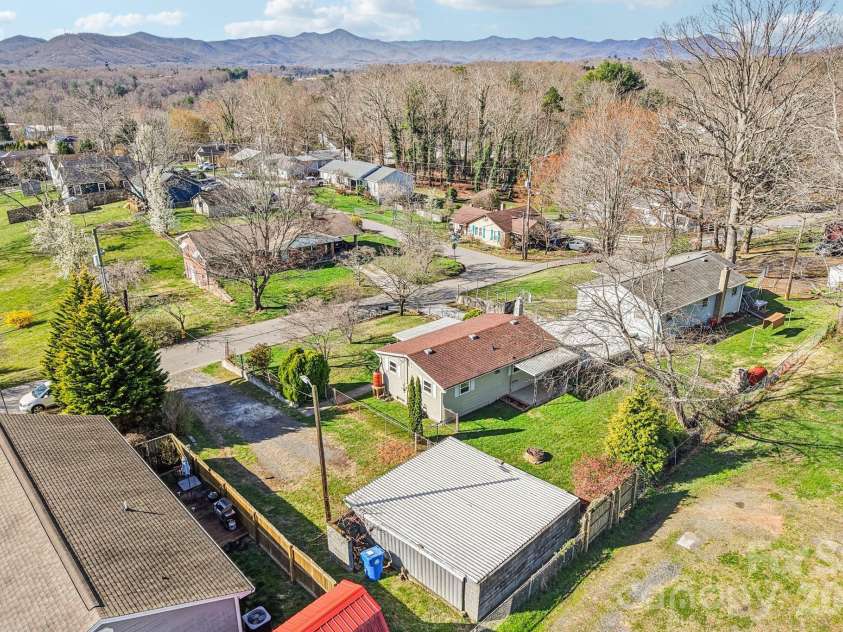 11 Huffman Road, Asheville, NC 28806.  MLS# CAR4355865, YatesRealty ID 4929. 