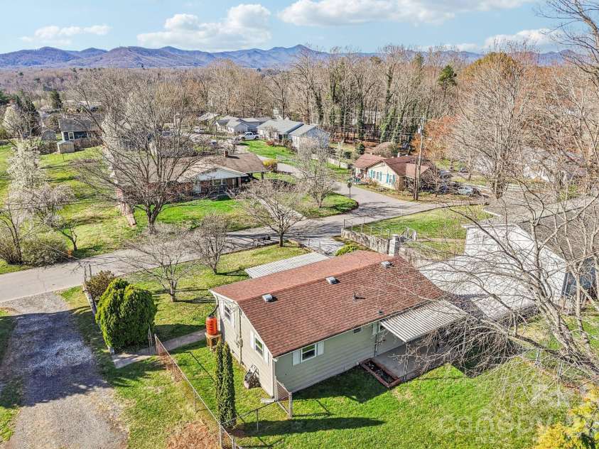 11 Huffman Road, Asheville, NC 28806.  MLS# CAR4355865, YatesRealty ID 4929. 