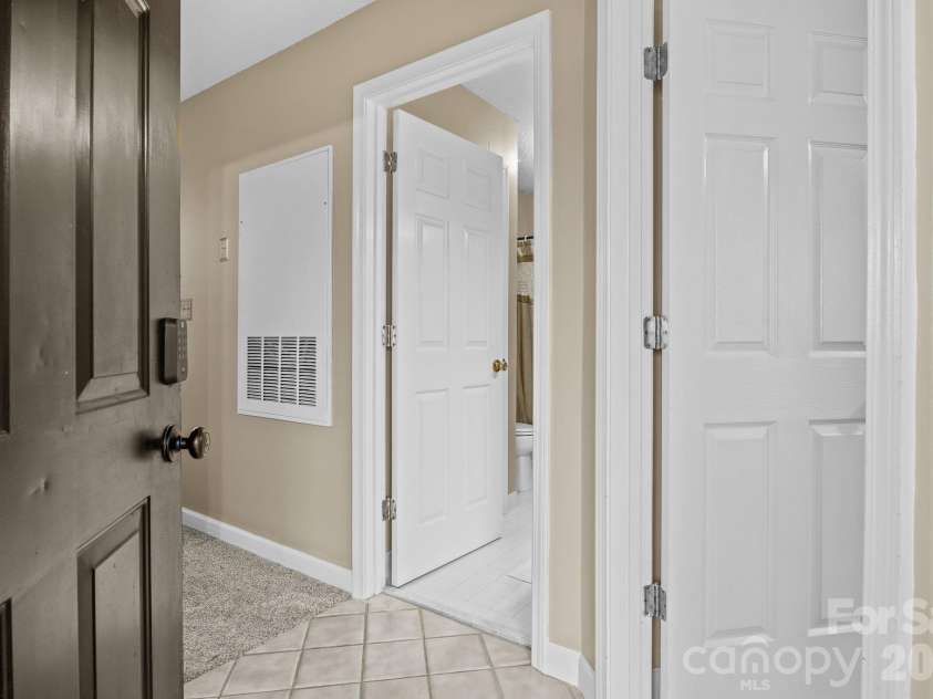 18669 Vineyard Point Lane, Cornelius, NC 28031.  MLS# CAR4419919, YatesRealty ID 49290. 