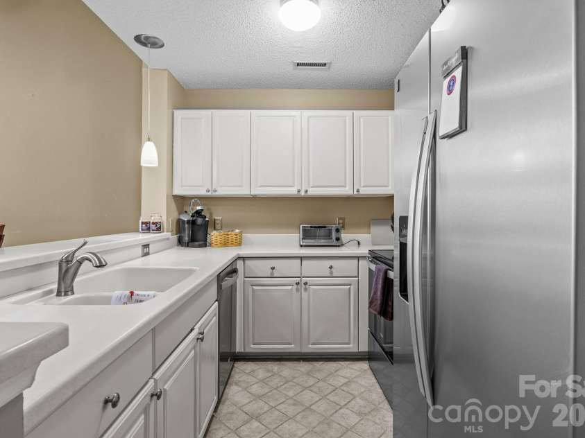 18669 Vineyard Point Lane, Cornelius, NC 28031.  MLS# CAR4419919, YatesRealty ID 49290. 
