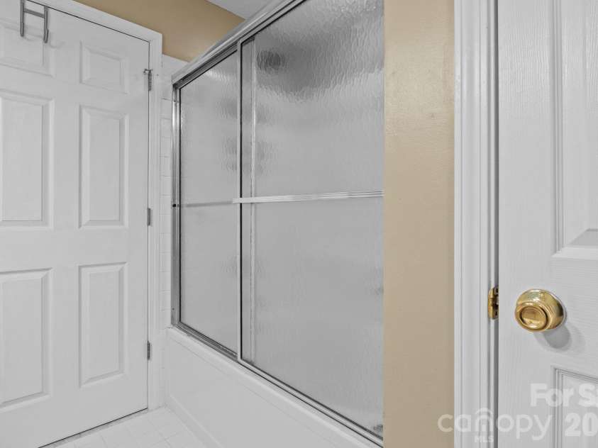18669 Vineyard Point Lane, Cornelius, NC 28031.  MLS# CAR4419919, YatesRealty ID 49290. 