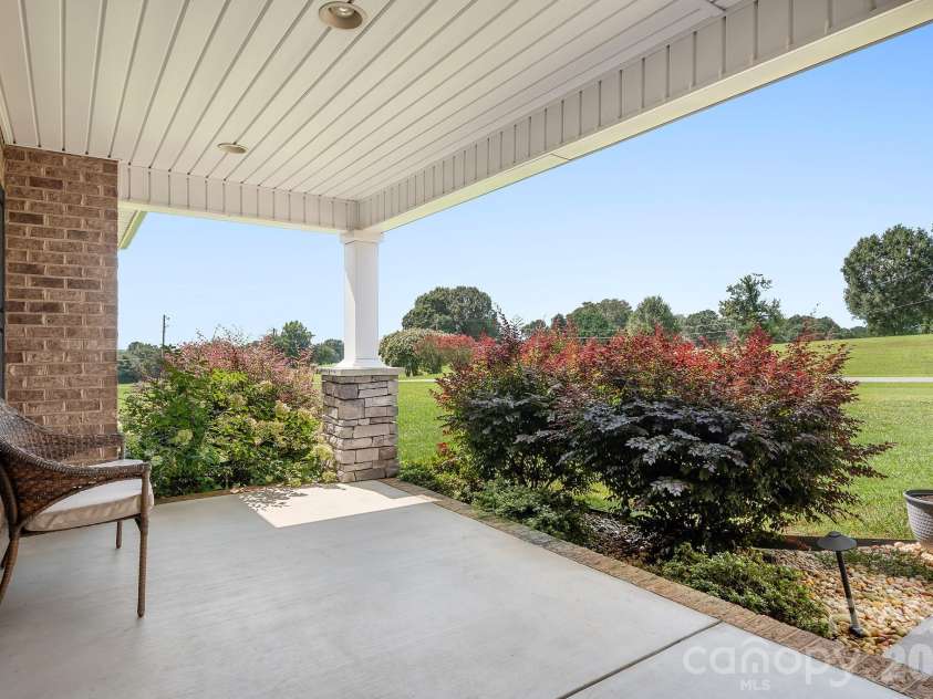 2261 Eva Court, Lincolnton, NC 28092.  MLS# CAR4417585, YatesRealty ID 49293. 