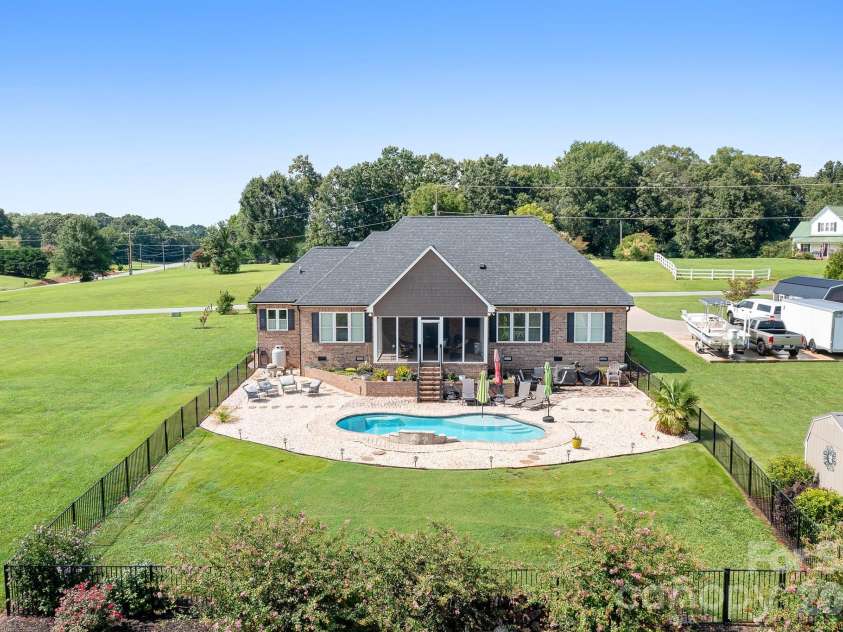 2261 Eva Court, Lincolnton, NC 28092.  MLS# CAR4417585, YatesRealty ID 49293. 