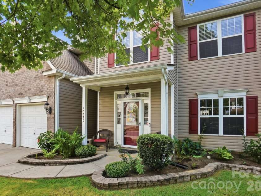 15320 Edgewater Forest Lane, Charlotte, NC 28278.  MLS# CAR4399243, YatesRealty ID 49294. 