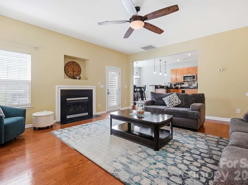 15320 Edgewater Forest Lane, Charlotte, NC 28278.  MLS# CAR4399243, YatesRealty ID 49294. 