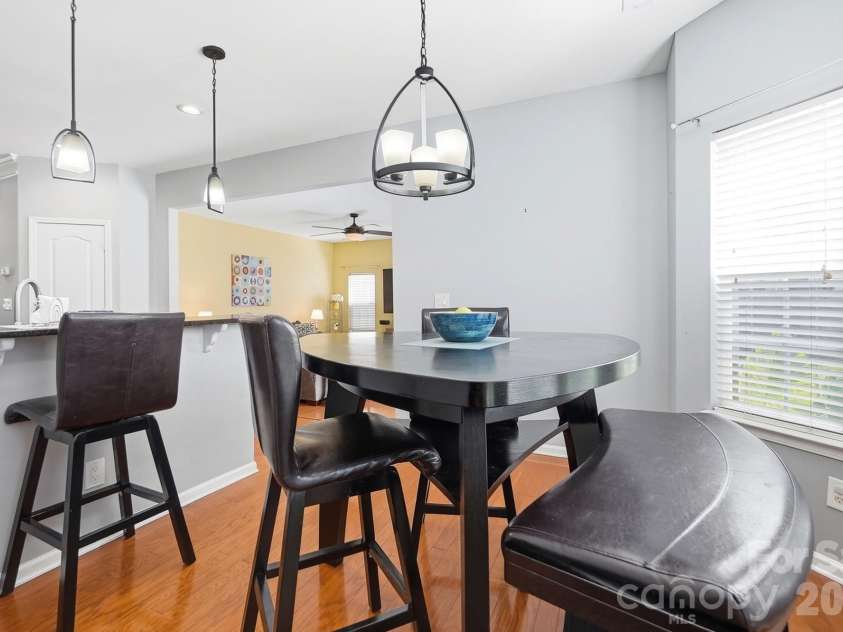15320 Edgewater Forest Lane, Charlotte, NC 28278.  MLS# CAR4399243, YatesRealty ID 49294. 