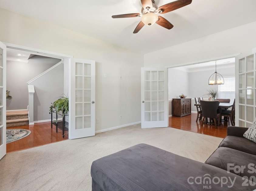 15320 Edgewater Forest Lane, Charlotte, NC 28278.  MLS# CAR4399243, YatesRealty ID 49294. 