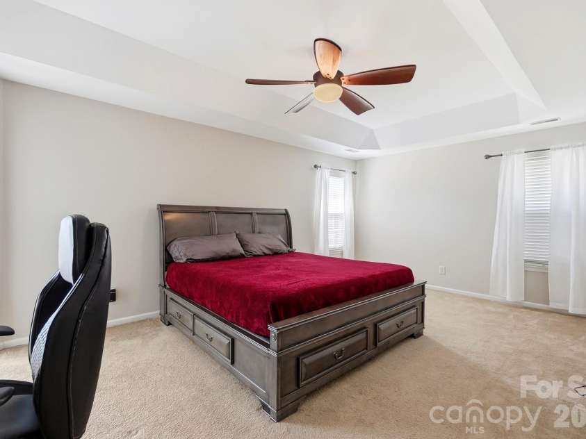 15320 Edgewater Forest Lane, Charlotte, NC 28278.  MLS# CAR4399243, YatesRealty ID 49294. 