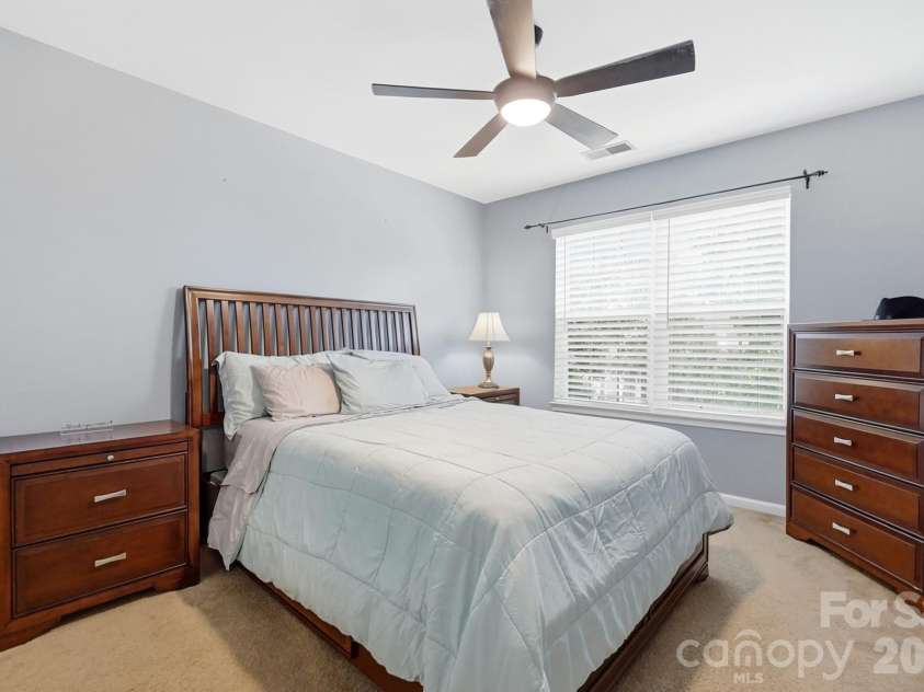 15320 Edgewater Forest Lane, Charlotte, NC 28278.  MLS# CAR4399243, YatesRealty ID 49294. 