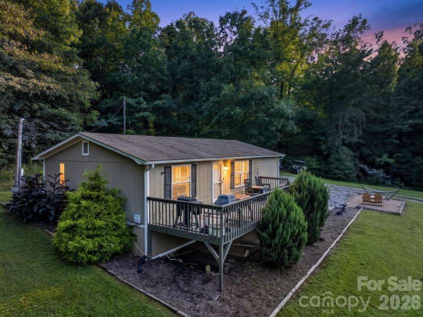 2437 Rosedale Drive, Lenoir, NC 28630.  MLS# CAR4420476, YatesRealty ID 49295. 