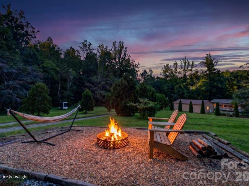 2437 Rosedale Drive, Lenoir, NC 28630.  MLS# CAR4420476, YatesRealty ID 49295. 