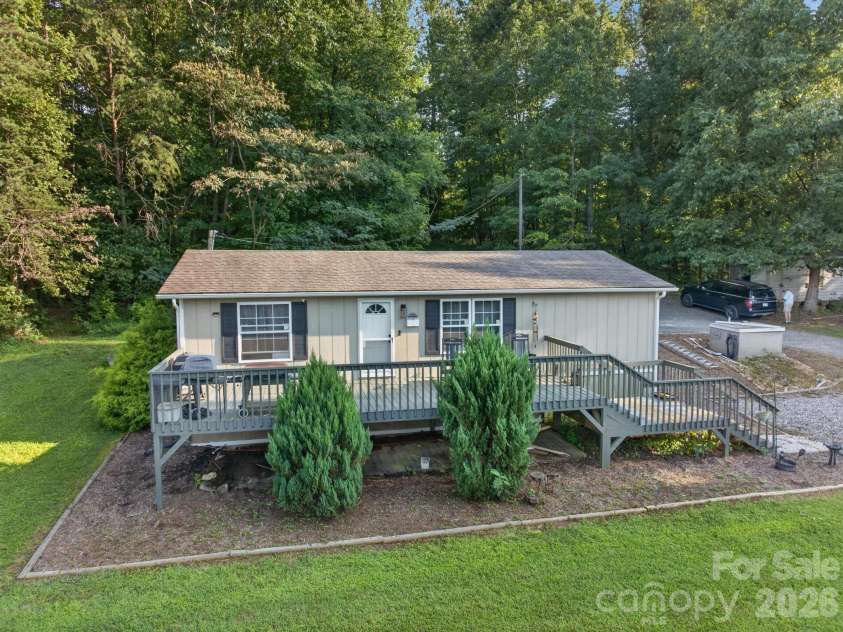 2437 Rosedale Drive, Lenoir, NC 28630.  MLS# CAR4420476, YatesRealty ID 49295. 