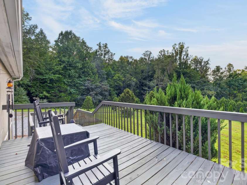 2437 Rosedale Drive, Lenoir, NC 28630.  MLS# CAR4420476, YatesRealty ID 49295. 