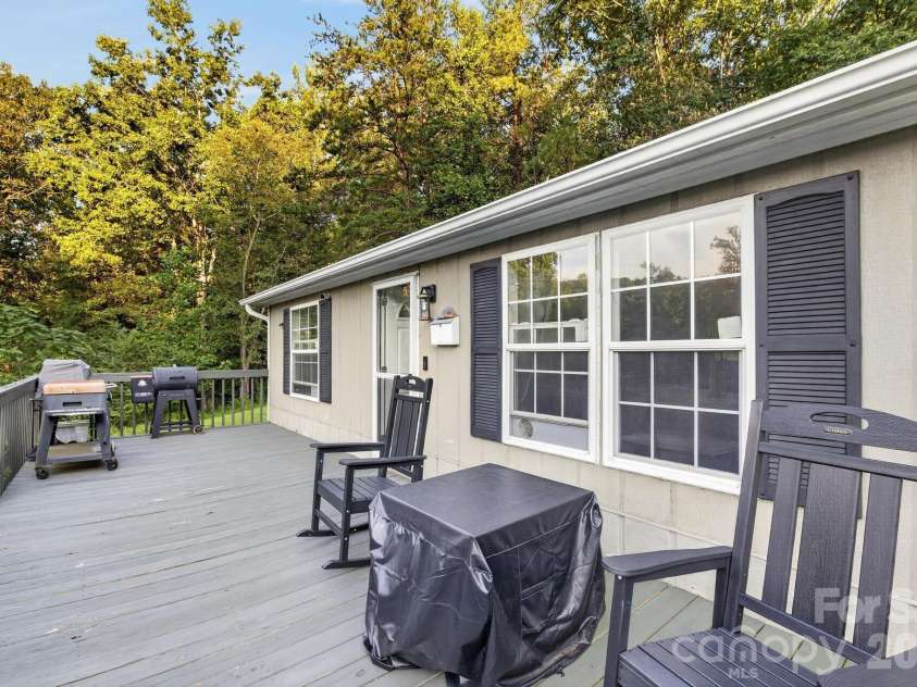 2437 Rosedale Drive, Lenoir, NC 28630.  MLS# CAR4420476, YatesRealty ID 49295. 