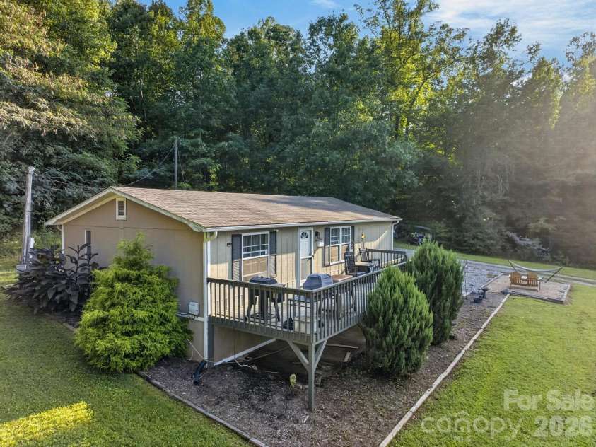2437 Rosedale Drive, Lenoir, NC 28630.  MLS# CAR4420476, YatesRealty ID 49295. 