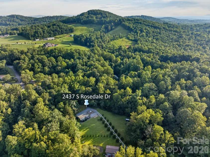 2437 Rosedale Drive, Lenoir, NC 28630.  MLS# CAR4420476, YatesRealty ID 49295. 