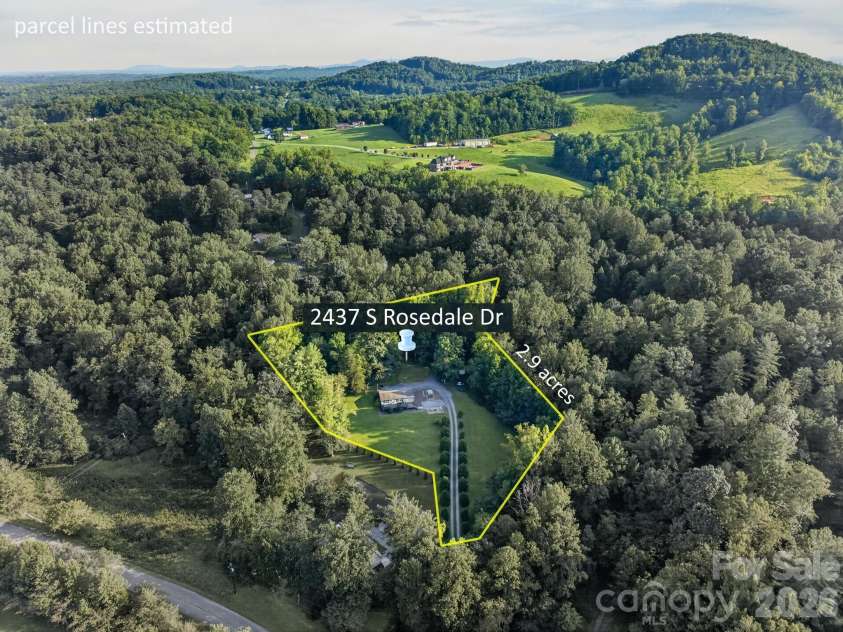 2437 Rosedale Drive, Lenoir, NC 28630.  MLS# CAR4420476, YatesRealty ID 49295. 