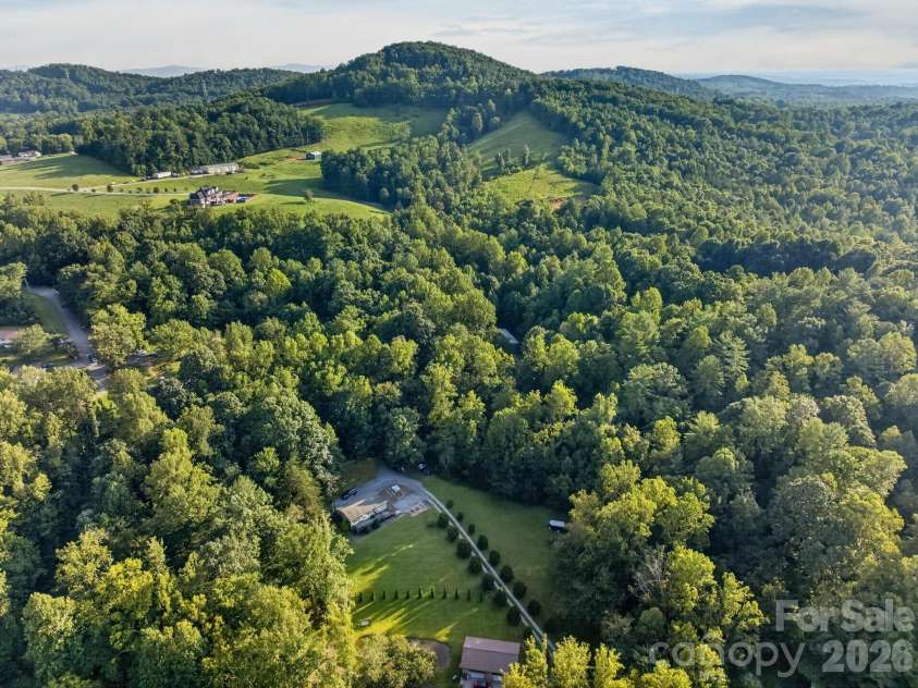2437 Rosedale Drive, Lenoir, NC 28630.  MLS# CAR4420476, YatesRealty ID 49295. 