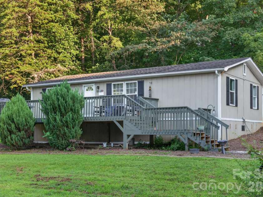 2437 Rosedale Drive, Lenoir, NC 28630.  MLS# CAR4420476, YatesRealty ID 49295. 