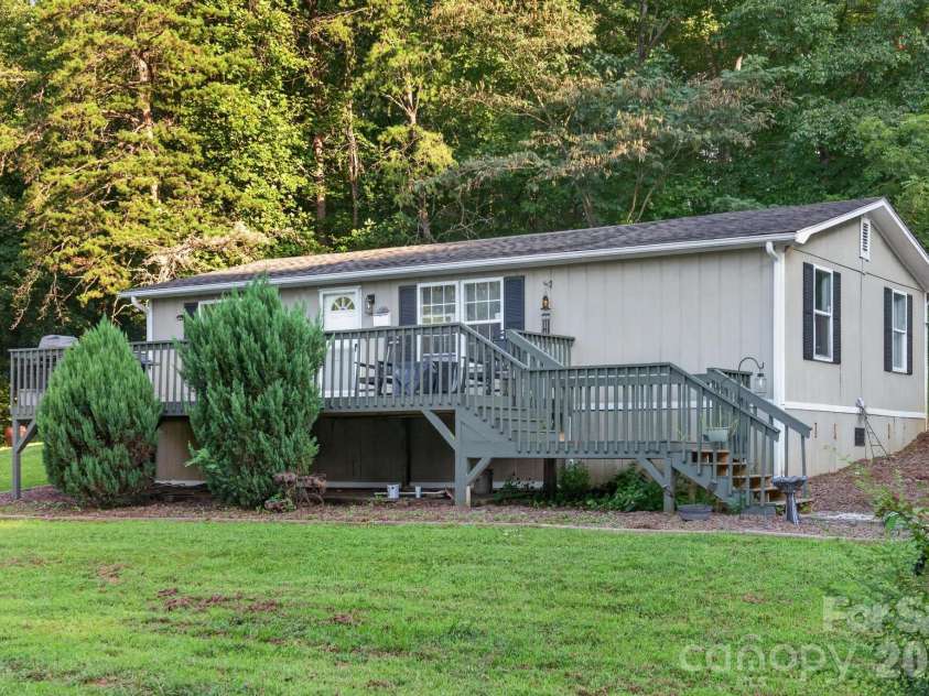 2437 Rosedale Drive, Lenoir, NC 28630.  MLS# CAR4420476, YatesRealty ID 49295. 