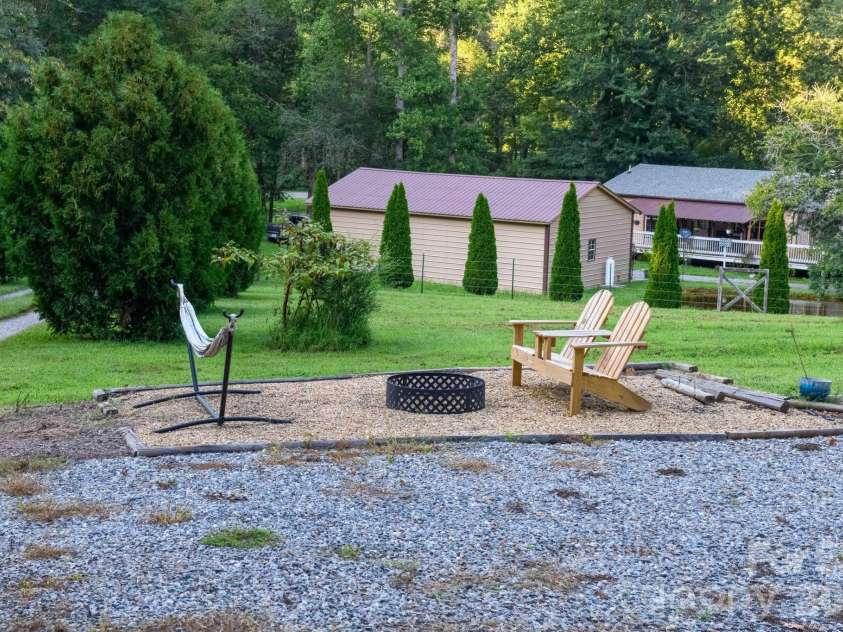 2437 Rosedale Drive, Lenoir, NC 28630.  MLS# CAR4420476, YatesRealty ID 49295. 