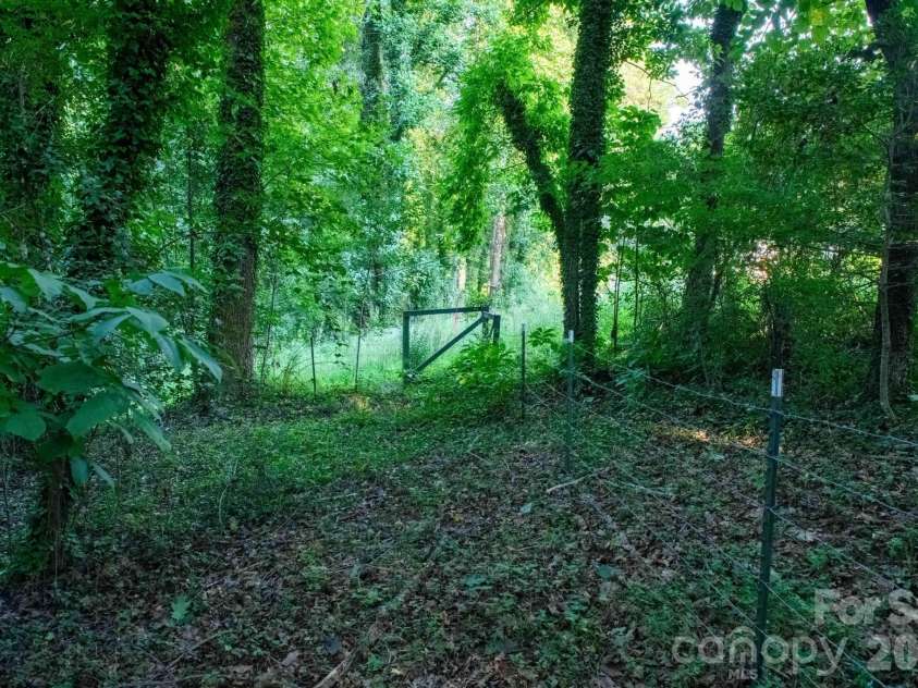 2437 Rosedale Drive, Lenoir, NC 28630.  MLS# CAR4420476, YatesRealty ID 49295. 