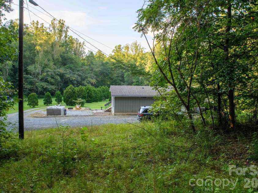 2437 Rosedale Drive, Lenoir, NC 28630.  MLS# CAR4420476, YatesRealty ID 49295. 