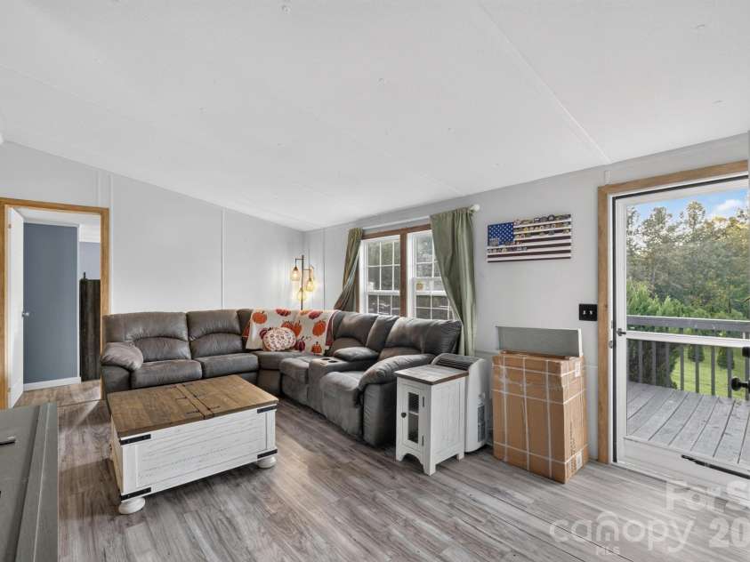 2437 Rosedale Drive, Lenoir, NC 28630.  MLS# CAR4420476, YatesRealty ID 49295. 