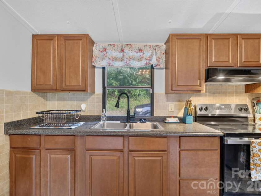 2437 Rosedale Drive, Lenoir, NC 28630.  MLS# CAR4420476, YatesRealty ID 49295. 